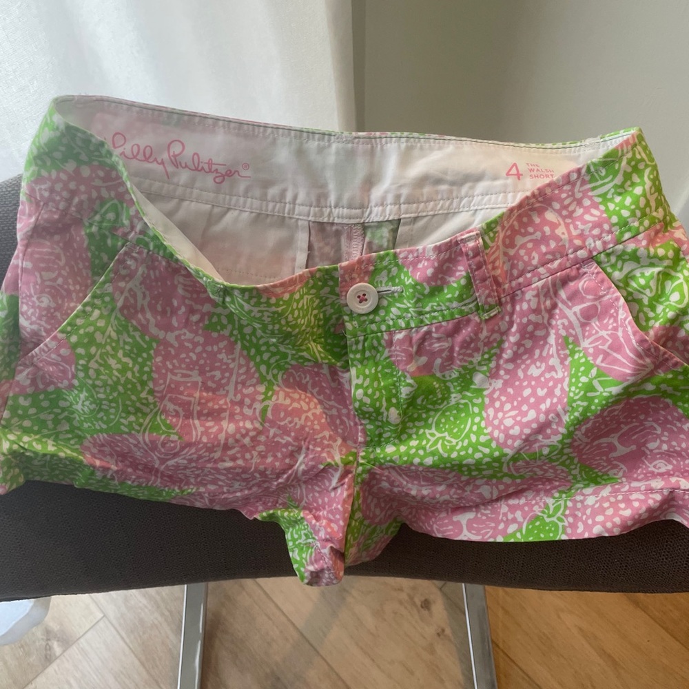 Lily Pulitzer green/pink Walsh shorts - size 4